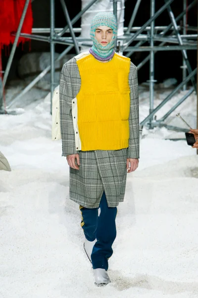 Look 38